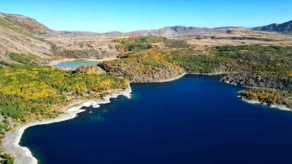 Bitlis Nemrut’ta kartpostallık sonbahar manzaraları