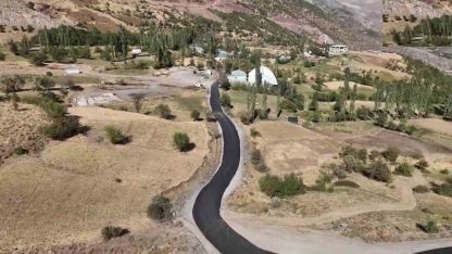 Hakkari Şemdinli’de grup köy yolu asfaltlandı