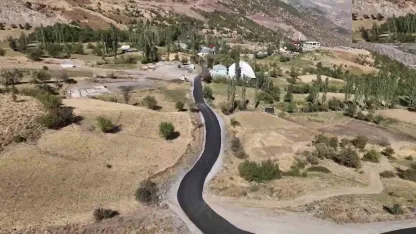 Hakkari Şemdinli’de grup köy yolu asfaltlandı