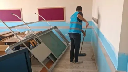 Bitlis’te okullar yükümlülerin elleriyle onarılıp güzelleştiriliyor