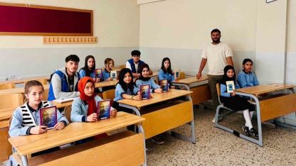 Gençlik Merkezi’nden öğrencilerle kitap okuma etkinliği