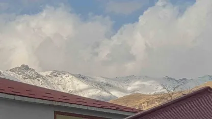 Van Başkale’de yüksek kesimlere kar yağdı