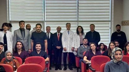 Erzincan Valisi Hamza Aydoğdu tıp öğrencisine doğum günü sürprizi yaptı