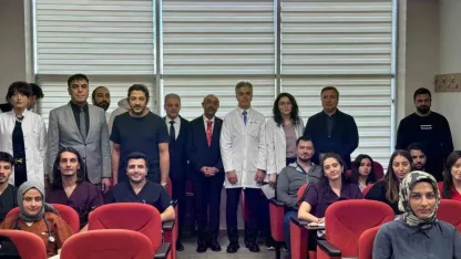 Erzincan Valisi Hamza Aydoğdu tıp öğrencisine doğum günü sürprizi yaptı