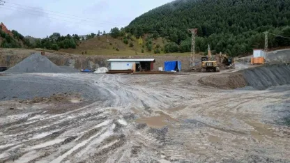 Ilgar dağı tünelinde çalışmalar iki ayrı noktadan sürdürülüyor