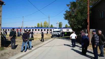 Muş’ta tren öğrenci servisine çarptı: 17 yaralı
