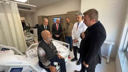 Erzincan Valisi Hamza Aydoğdu, hastaları ziyaret etti