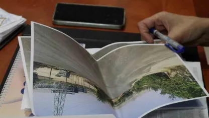 Kadın Muhtara "Evinde otur" dediler, o mahallesine hizmet etmeyi seçti