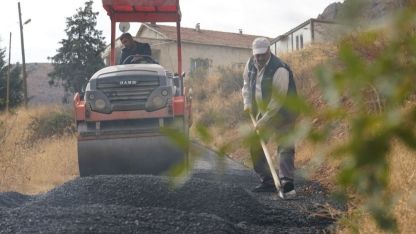 Yeşilyurt’ta kış öncesi asfalt çalışmaları hızlandı
