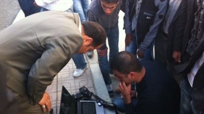 Van depremini dünyaya duyuran gazeteci: Mehmet Salih Akkuş