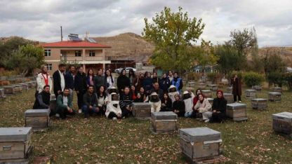 Erzurumlu gençler organik arıcılığı öğrendi