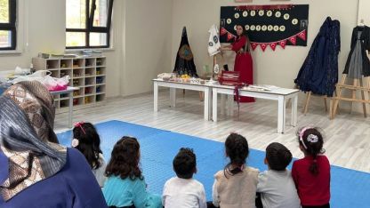 Van Çatak’ta miniklerden kültürel renklerle Cumhuriyet kutlaması