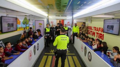 Polis 605 öğrenciye trafik eğitimi verdi