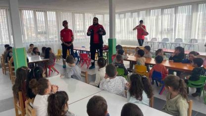 Vanlı öğrencilere afet bilinci aşılandı