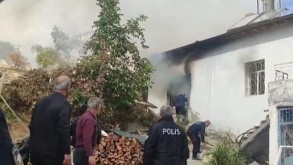 Malatya’da korkutan ev yangını
