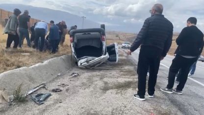 Erzincan’da takla atan araçtaki 4 kişi yaralandı