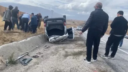 Erzincan’da takla atan araçtaki 4 kişi yaralandı