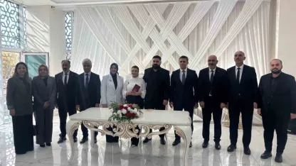 Bakan Yardımcısı Yenigün, ’Evlenecek Gençlerin Desteklenmesi Projesi’nden yararlanan çiftin nikah şahidi oldu