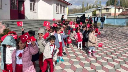 Eleşkirt’te Anaokulu Öğrencileri 29 Ekim’i coşkuyla kutlandı