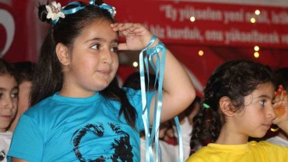 Sarıkamış’ta minik öğrencilerin 29 Ekim etkinliği