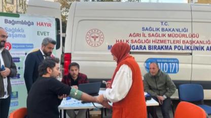 Ağrı İl Sağlık Müdürlüğü Mobil Sigara Bırakma Poliklinikleri ile bilgilendirme yapıyor