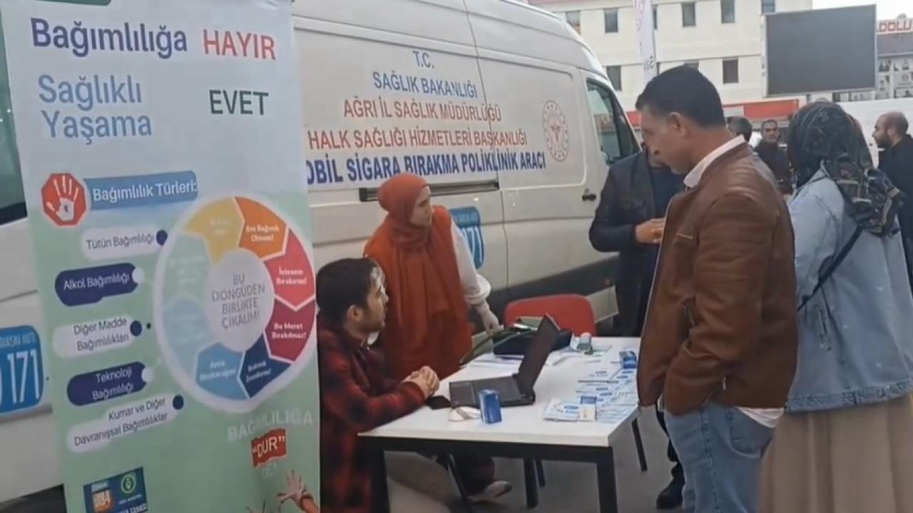 Ağrı İl Sağlık Müdürlüğü Mobil Sigara Bırakma Poliklinikleri ile bilgilendirme yapıyor