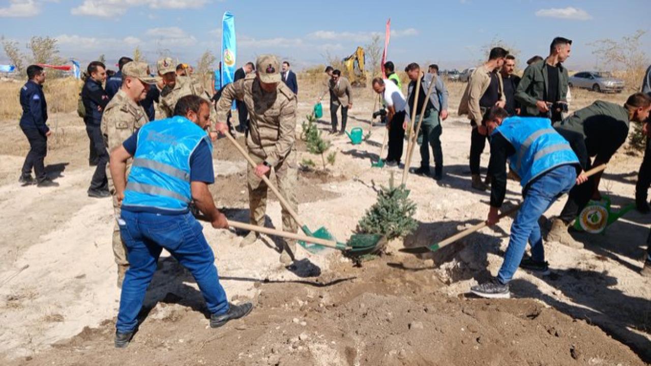 Ağrı’da Fidan Dikim Günü Etkinliği Düzenlendi