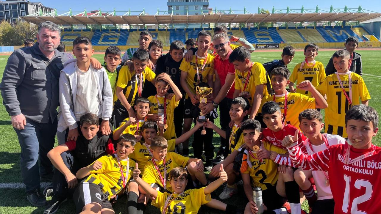 Ağrı’da geleceğin futbolcuları sahada ter döktü