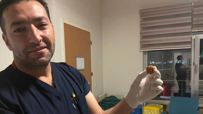 (Videolu Haber) Ağrı’da yuttuğu ceviz boğazına takılan genç kadın ölümden döndü