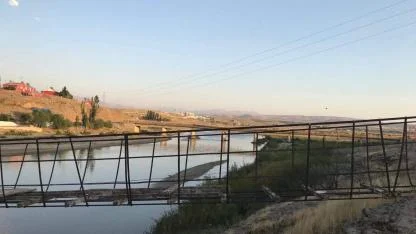 Ağrı’nın 64 Yıllık Asma Köprüsü Yıllara Meydan Okuyor