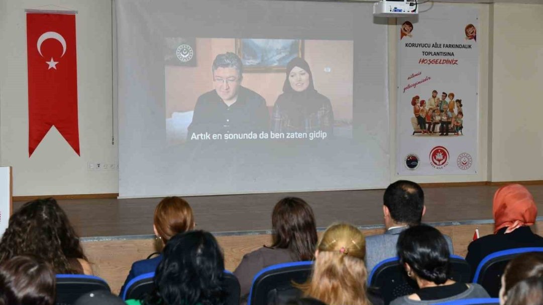Ardahan’da &quot;Gönül Elçileri ile Koruyucu Aile Farkındalık Toplantısı&quot; düzenlendi