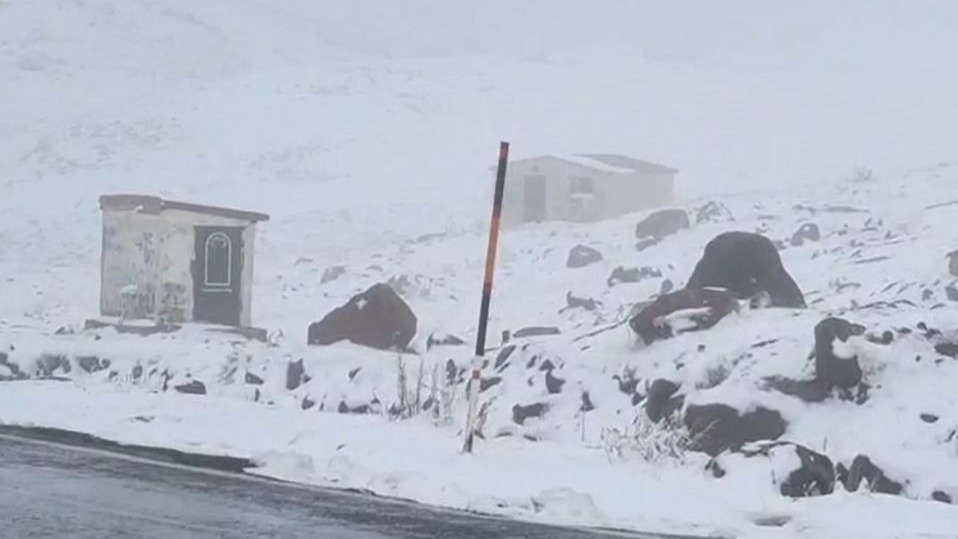 Bülbülan Yaylası beyaza büründü