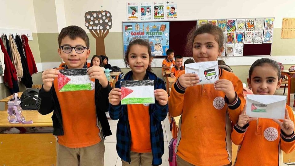 Darende’de ilkokul öğrencilerinden Gazze ve Filistin’e anlamlı destek