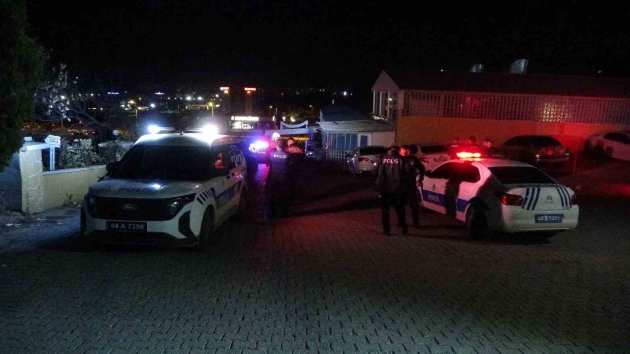 Düğün salonunda silahlı kavga: 4 kişi yaralandı