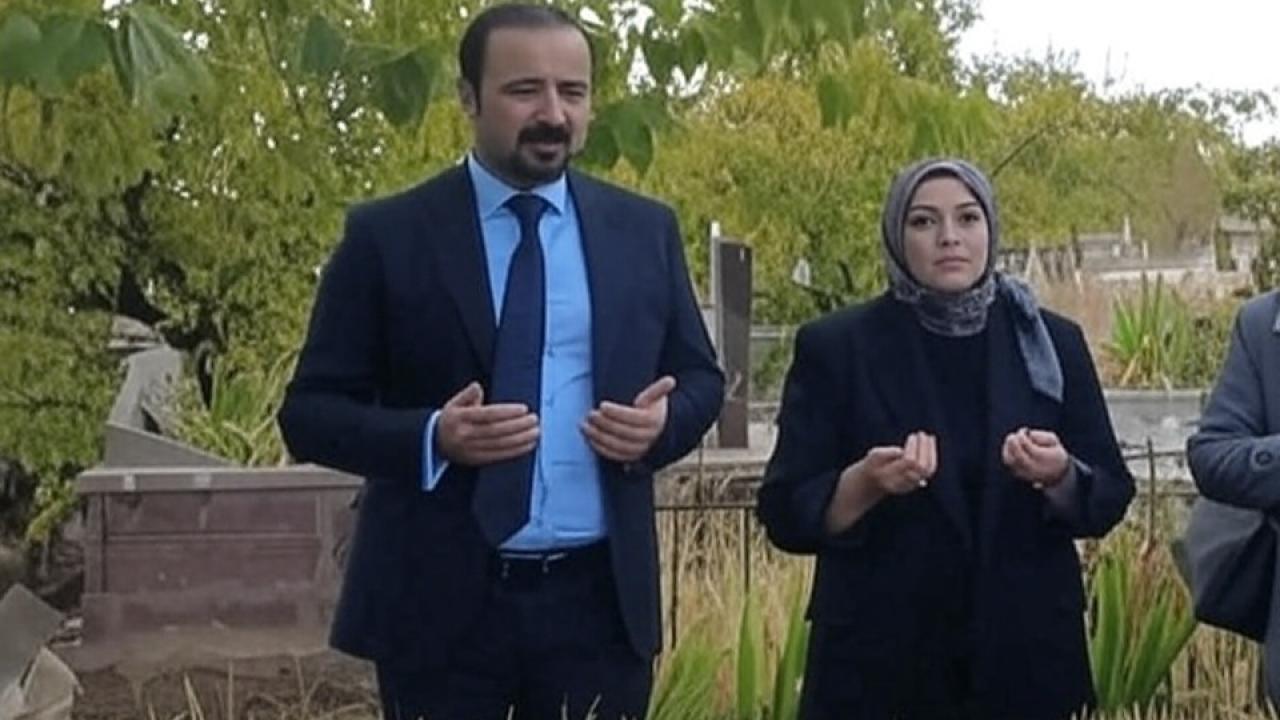 Erciş Belediyesi Eş Başkanları Van Depreminde Hayatını Kaybedenleri Andı