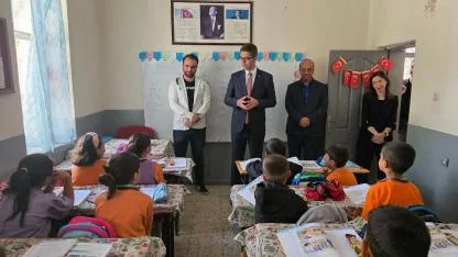 Erciş Kaymakamı Murat Karaloğlu Çatakdibi İlkokulu’nu Ziyaret Etti