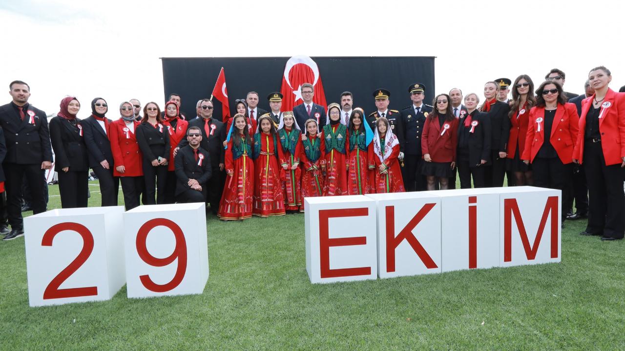 Erciş’te 29 Ekim Cumhuriyet Bayramı Coşkusu