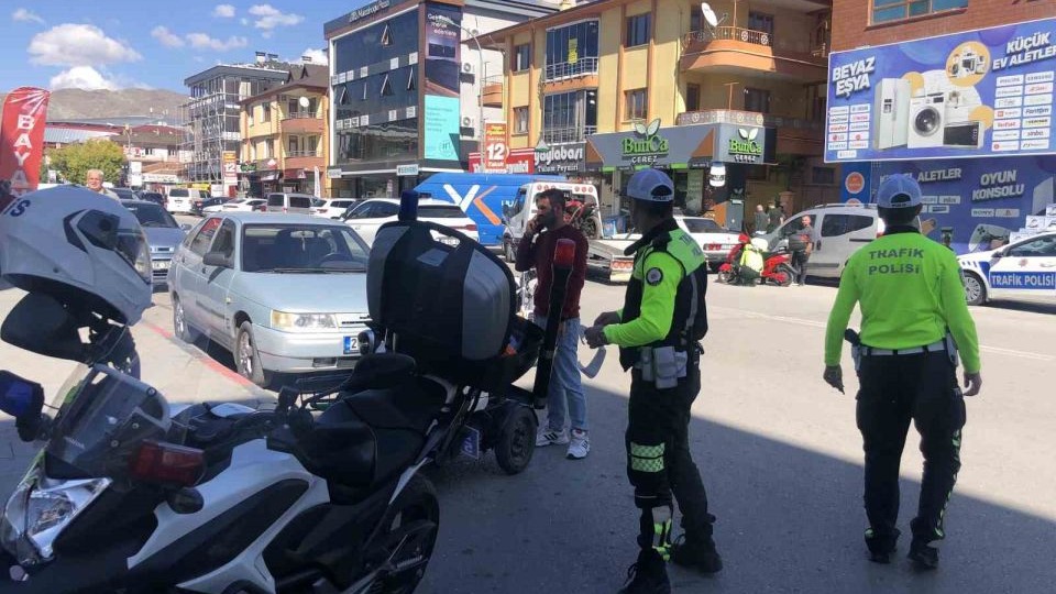 Erzincan’da motosikletlilere sıkı denetim
