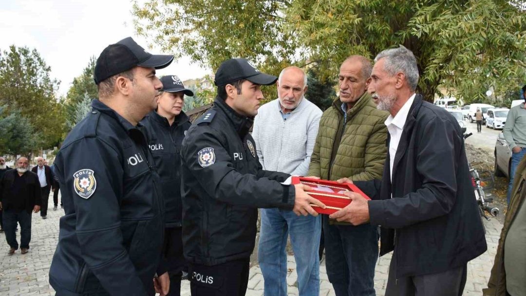 Erzincanlı polis memuru son yolculuğuna uğurlandı