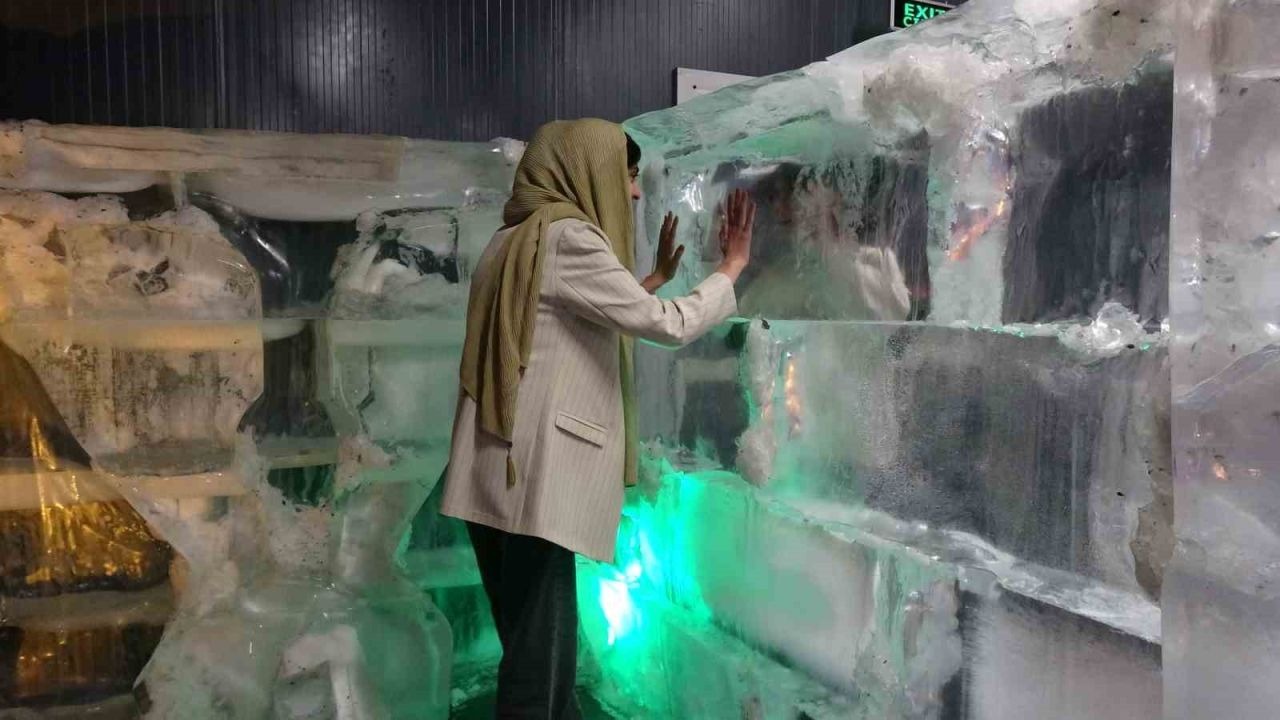 Erzurum&#039;da bulunan Türkiye’nin tek buz müzesi ilgi odağı
