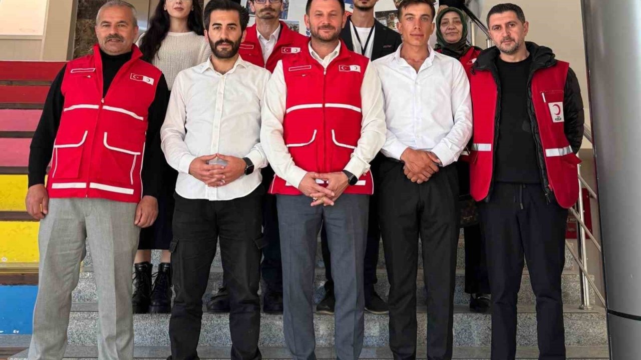 ETÜ öğrencilerinden anlamlı destek: &quot;Gazze’ye nefes ol&quot; kampanyasıyla Kızılay’a bağış