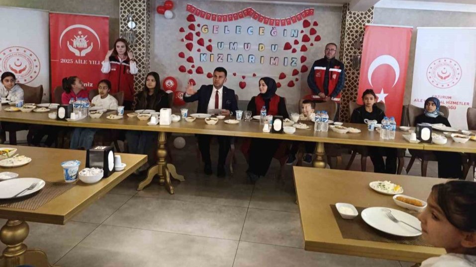 &quot;Geleceğin Umudu Kızlarımız&quot; projesiyle kız çocuklarına destek
