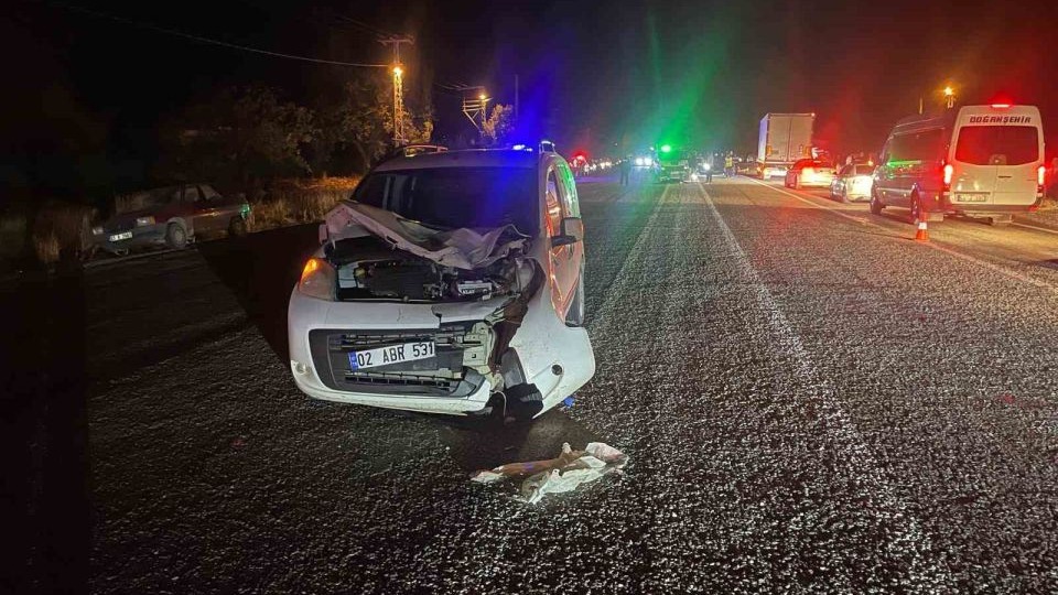 Hafif ticari aracın çarptığı yaya hayatını kaybetti