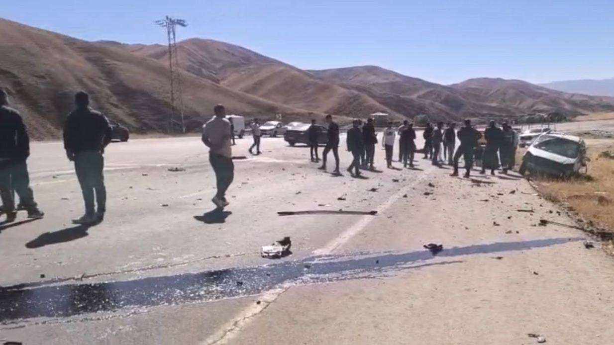 Hakkari’de trafik kazası: 4 yaralı
