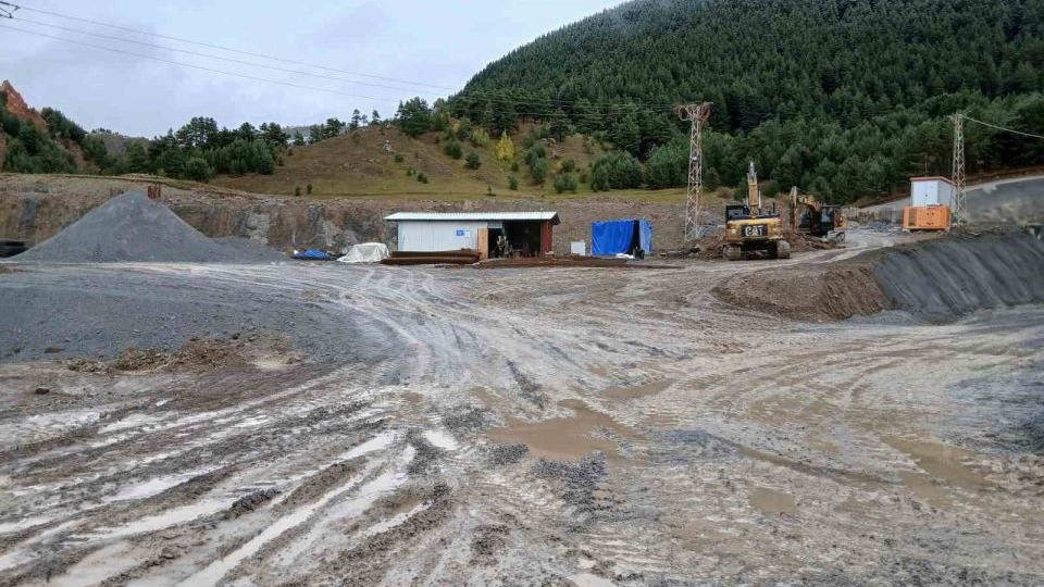 Ilgar dağı tünelinde çalışmalar iki ayrı noktadan sürdürülüyor