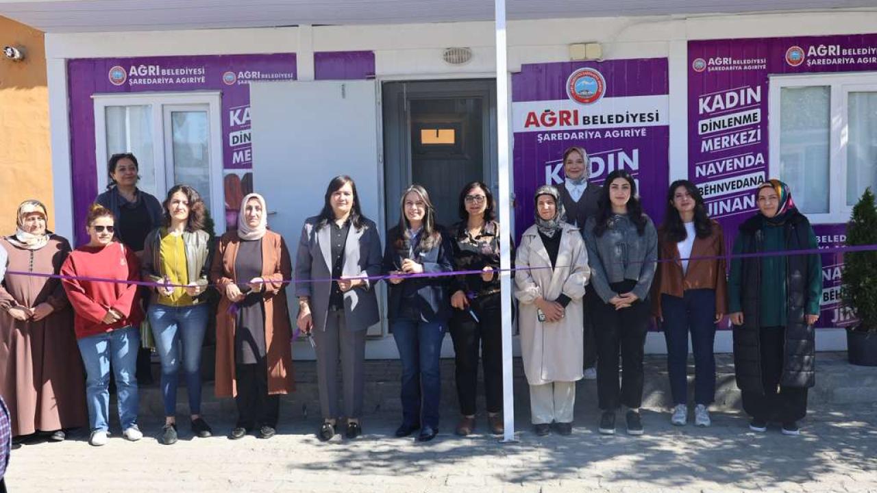 Kadınlar için dinlenme ve bebek bakım alanı Ağrı’da açıldı