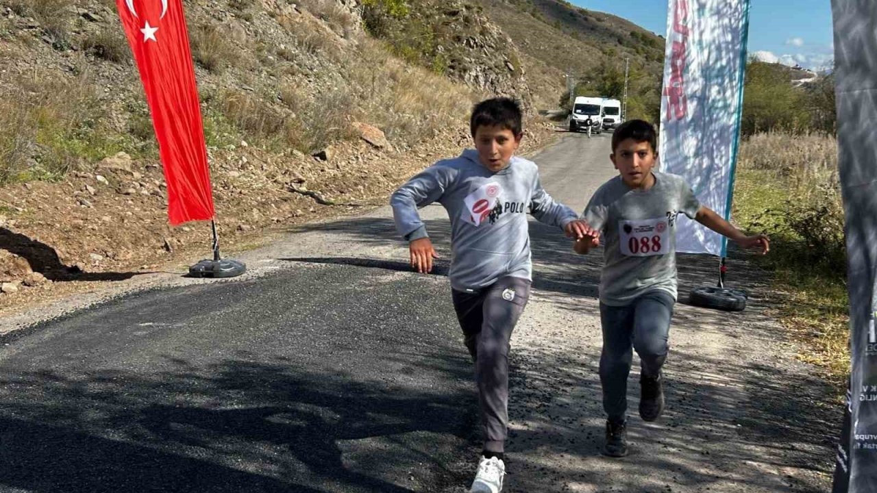 Koşan yıldızlar Posof’ta parladı