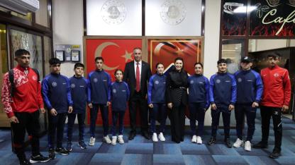 Milletvekili Ruken Kilerci, Ağrılı Milli Sporcularla Buluştu