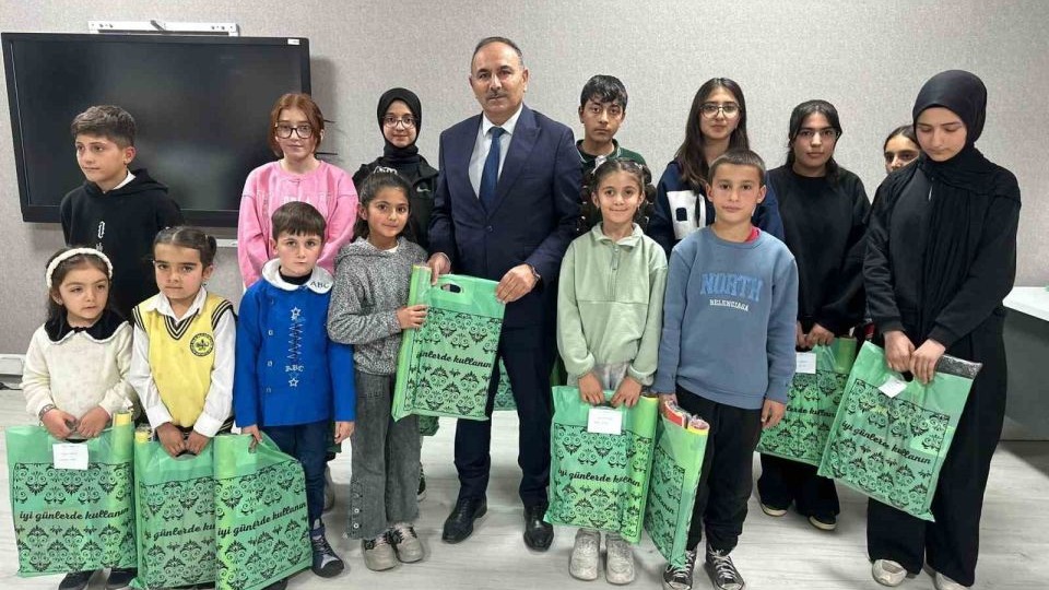 Muradiye’de "Kitap Okuma Yarışması" ödül töreni