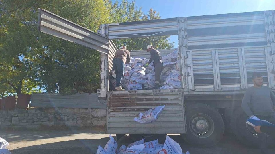 Muş Bulanık'ta 5 bin aileye kömür desteği